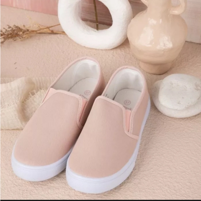 sepatu wanita/spatu slip on wanita/sepatu terbaru/sepatu murah/spatu cm kekinian