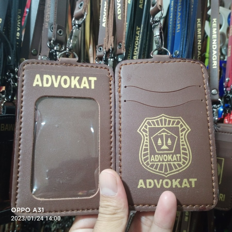 

Holder Id Card Advokat / Kalung Id Card Advokat Cokelat Tua