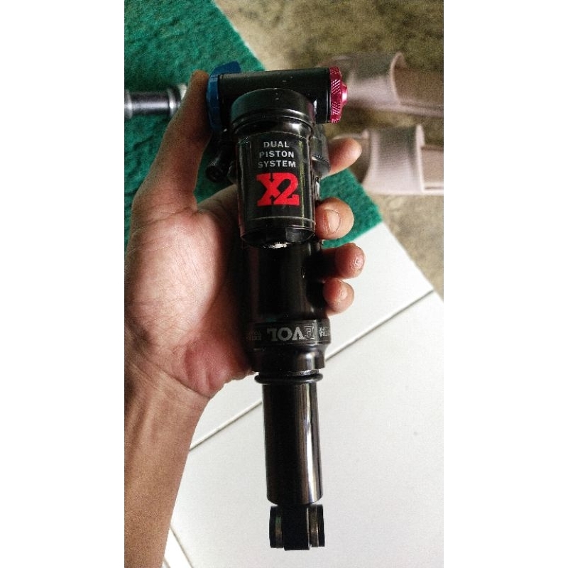 REARSHOCK FOX DPX2 ETOE 210