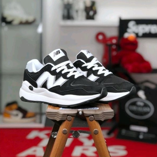 New Balance M5740CB &quot;Black White&quot;