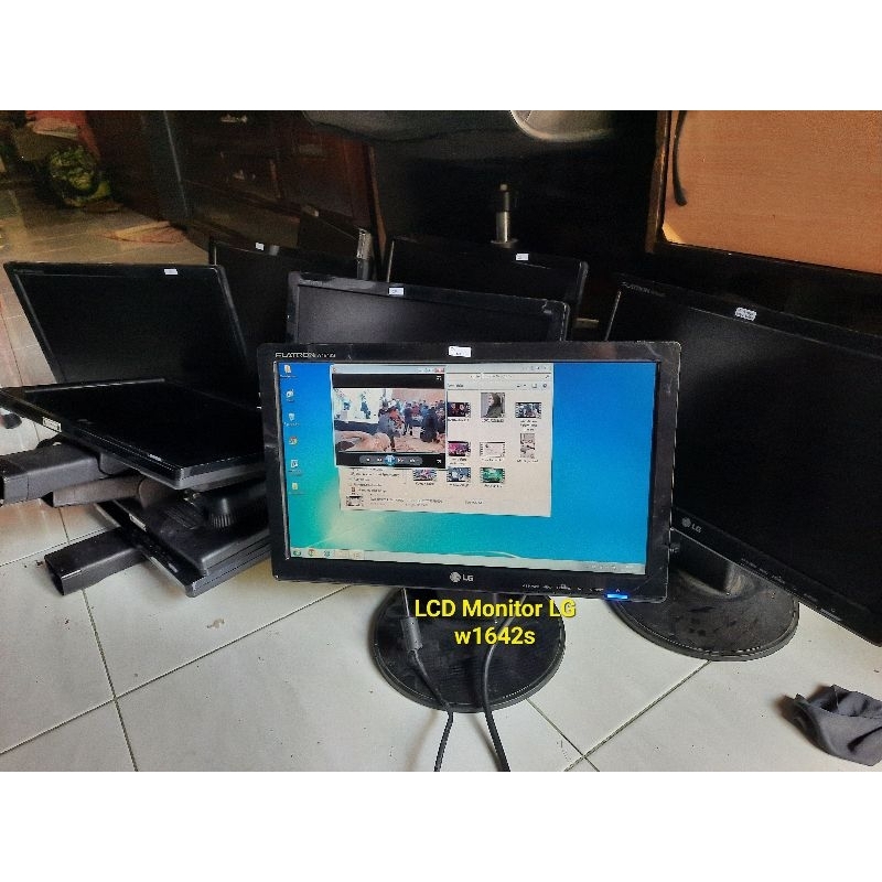 lcd monitor LG 16inchi type w1642s