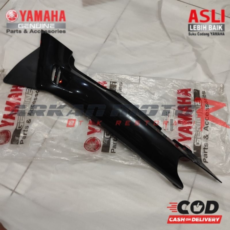 CAVER COVER BODY SCORPIO Z OLD HITAM SEBELAH KIRI 5BP-F1711-00-0X ORIGINAL