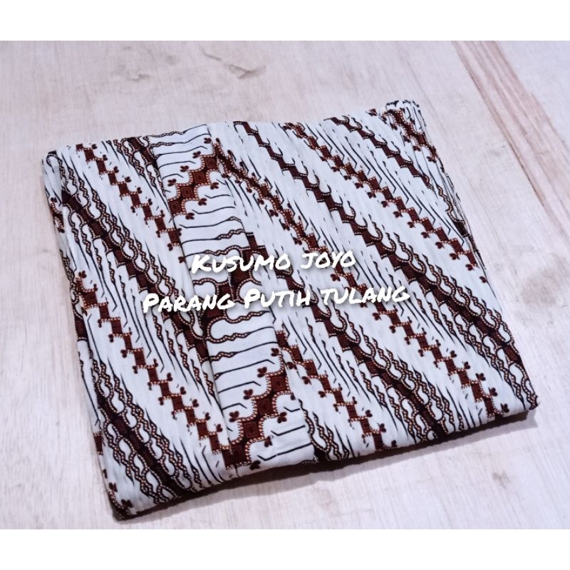 Rok Pliket Wisuda Wanita Jarik Lilit Dewasa