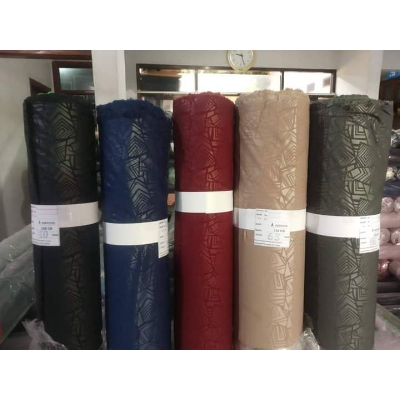 KAIN YORIS EMBOS PERSETENGAH METER