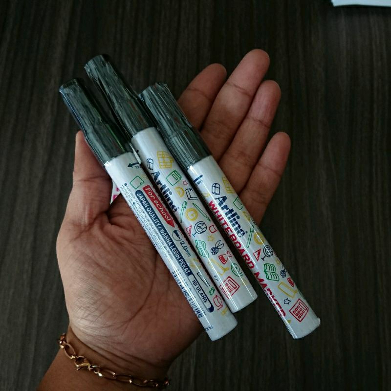 

Ready Spidol Artline Spidol Tulis 1pcs