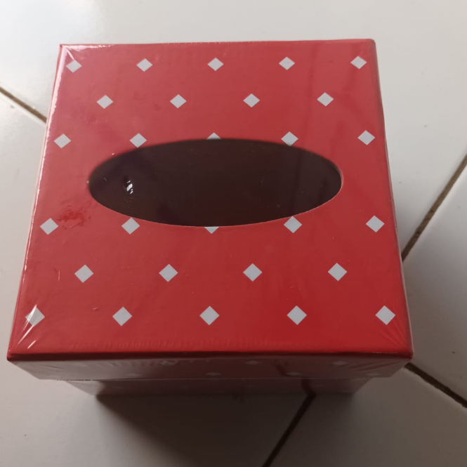KOTAK TISU TEMPAT TISU