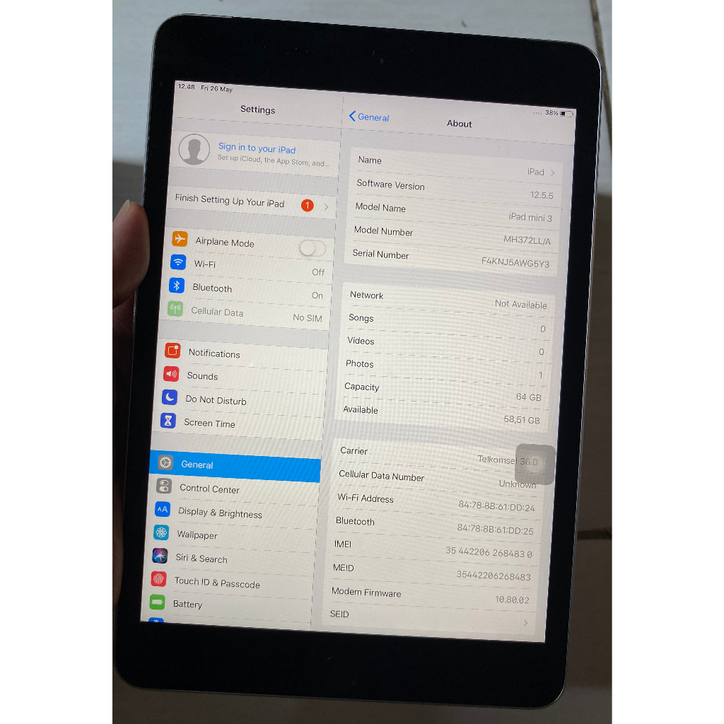 iPad Mini 3 64gb wifi dan cell aman bekas pemakaian kerja. no dent