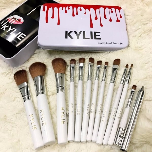 [350gr] LT- KYLIE Brush Kit 12 in 1/ Make Up Brush KYLIE Set