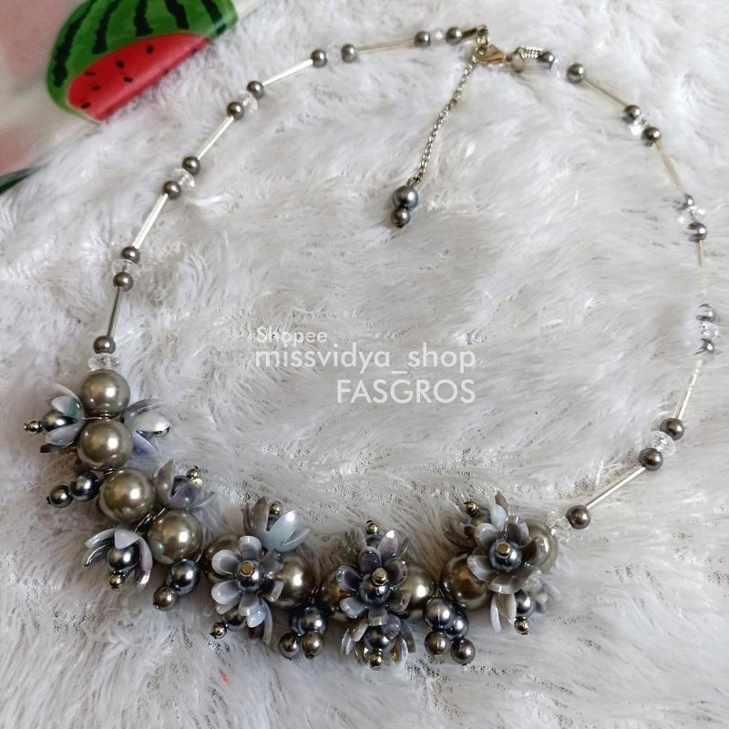 Kalung Hijab Mutiara Grey | Aksesoris