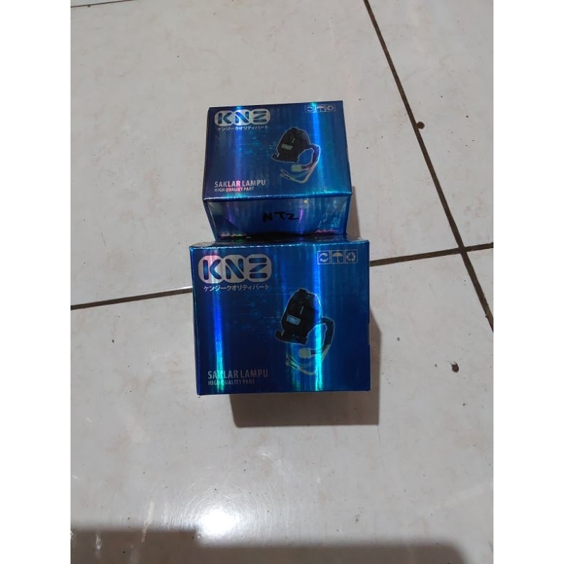 SAKLAR KANAN/SAKLAR LAMPU VARIO 150 MERK KNZ