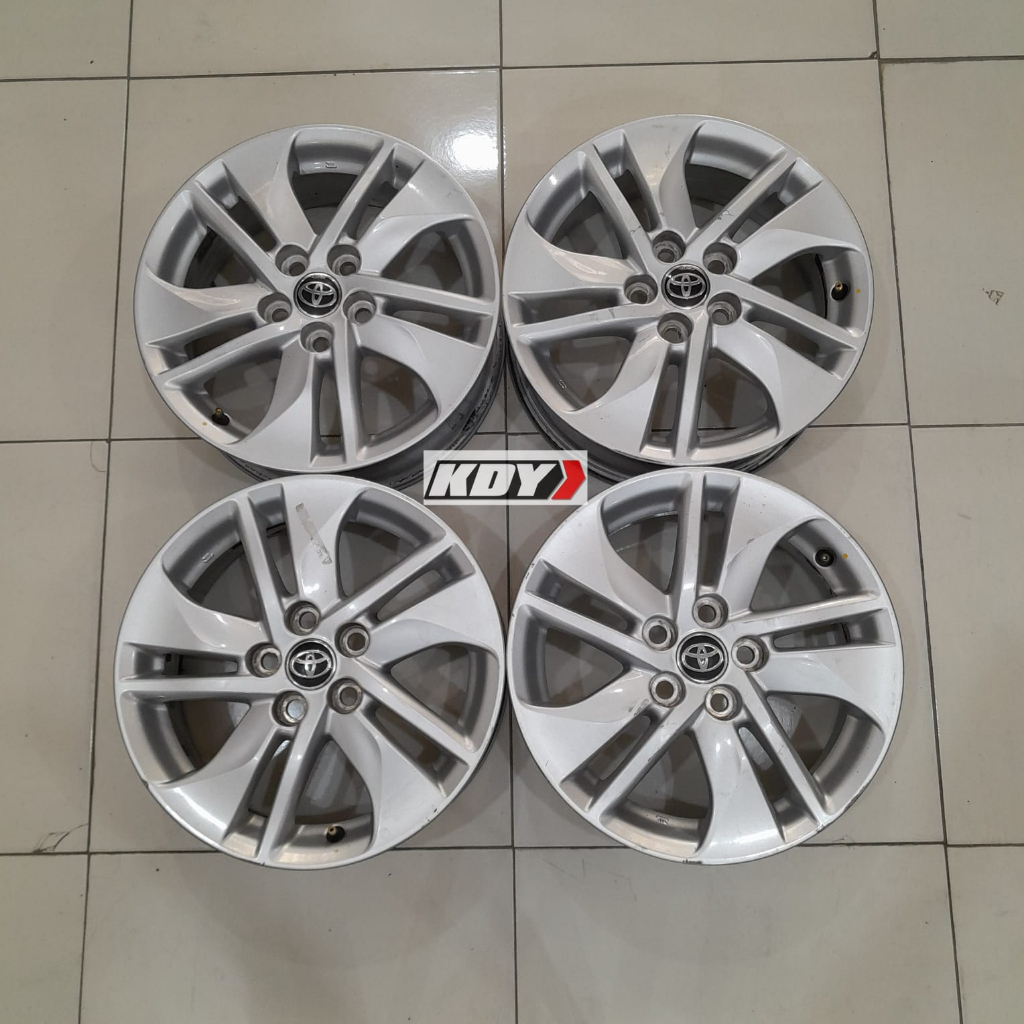 Velg Mobil Bekas Original Copotan Mobil Toyota Sienta Ring15 PCD 5x100 SIlver