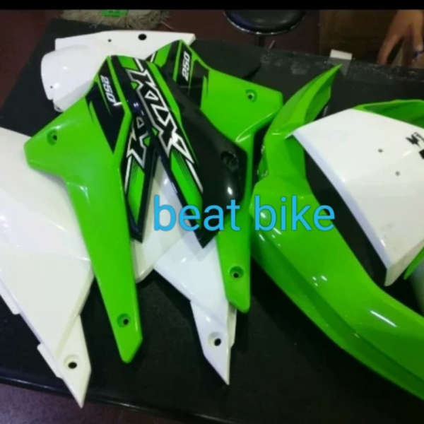 {Bekas} body set klx 250 orginal kawasaki Berkualitas