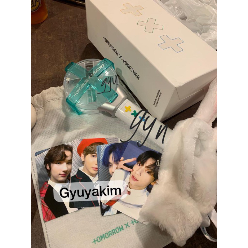 preloved lightstick txt ( booked )