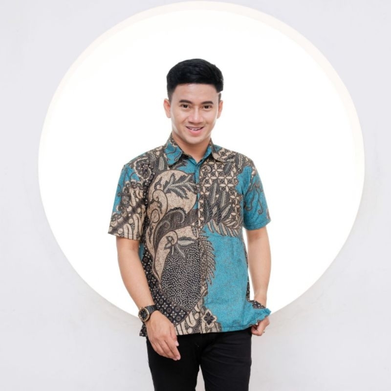 Kemeja Batik Pria Lengan Pendek Motif Mega Mendung