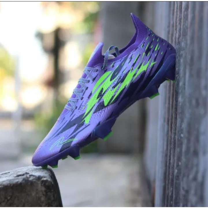 Sepatu Bola Spech Accelerator Terbaru