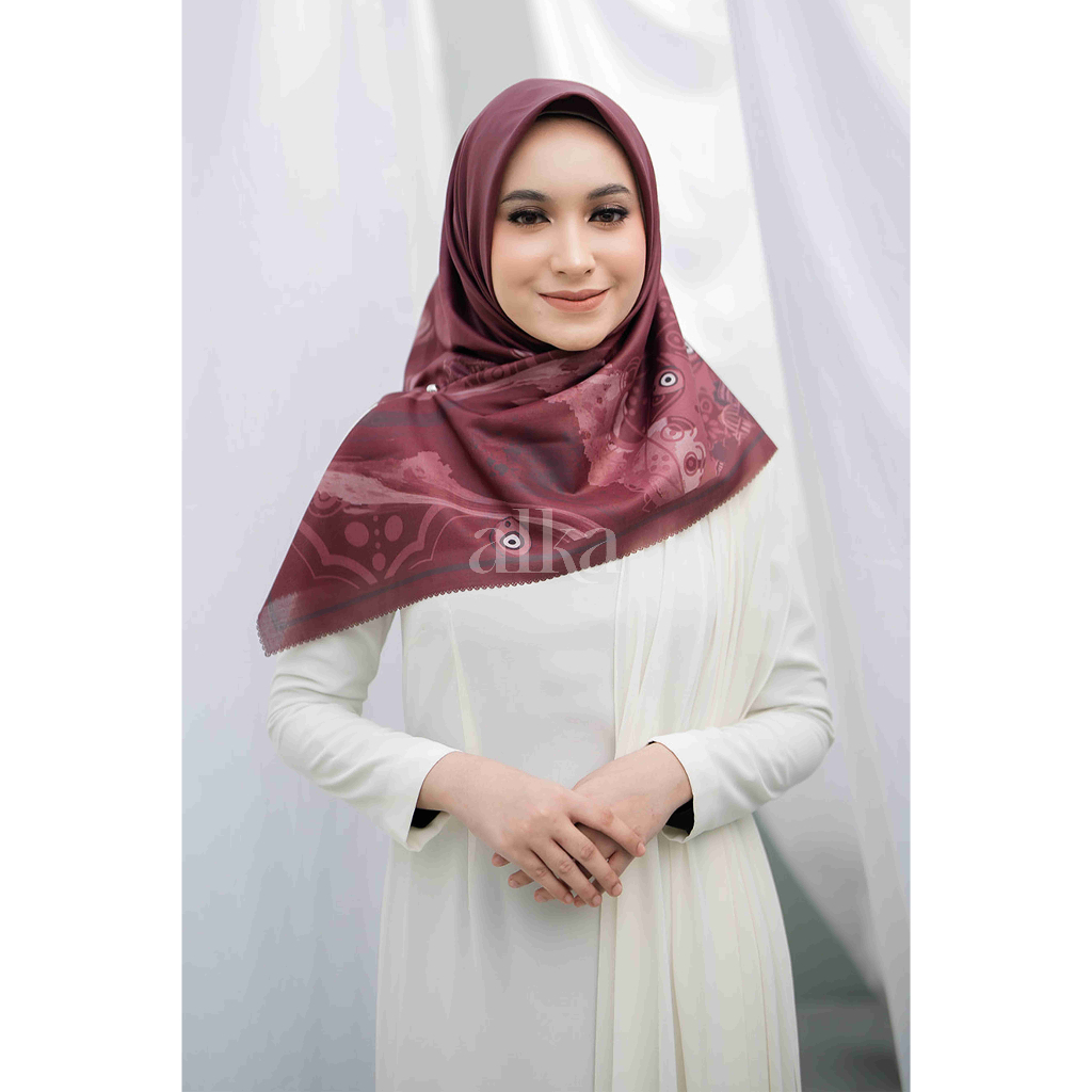 ShopatAlka | Hijab Motif Segiempat Voal Premium Lasercut | Mavi Sangria Red Printed Scarf | Merah Ma