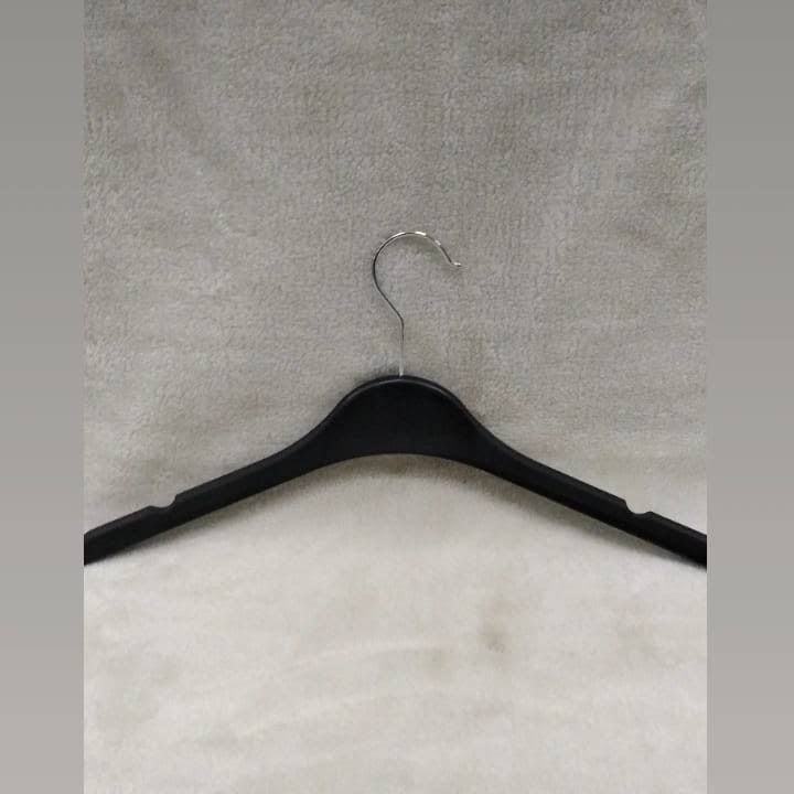 Hanger Gantungan Baju 151 Hitam dan Putih (Harga Per 1 Lusin )