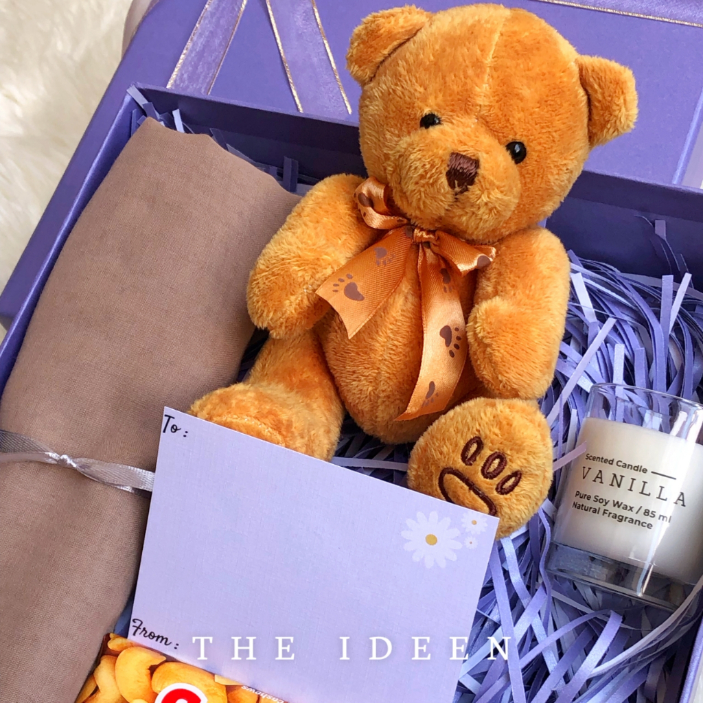 THE IDEEN - 010-01 HAMPERS HARD BOX PURPLE PREMIUM HIJAB SEGIEMPAT TEDDY BEAR FREE KARTU UCAPAN | HADIAH KADO ULANG TAHUN PERNIKAHAN | GIFT HARD BOX HAMPERS SET | PARCEL BINGKISAN SOUVENIR WEDDING | KADO HADIAH PACAR CEWEK  WISUDA/GRADUATION