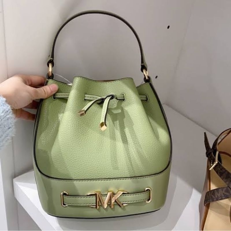 Tas Selempang Wanita MK Reed Bucket
