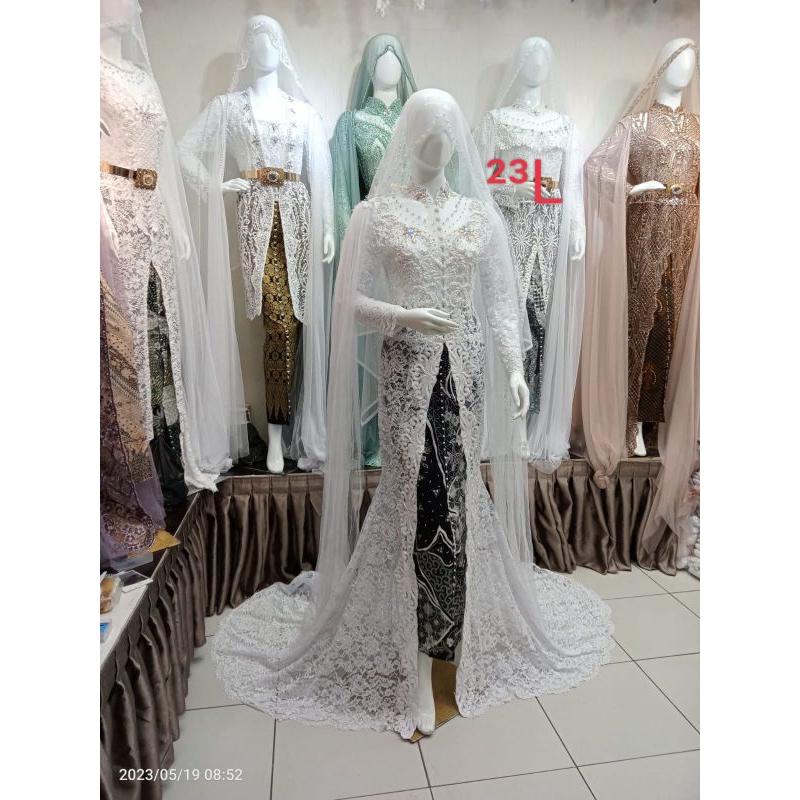 kebaya akad nikah Payet ada ekor bahan brukat/