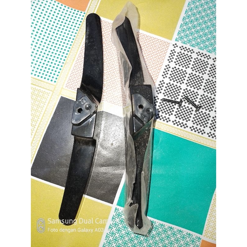 Kaki TV Samsung 32T4003