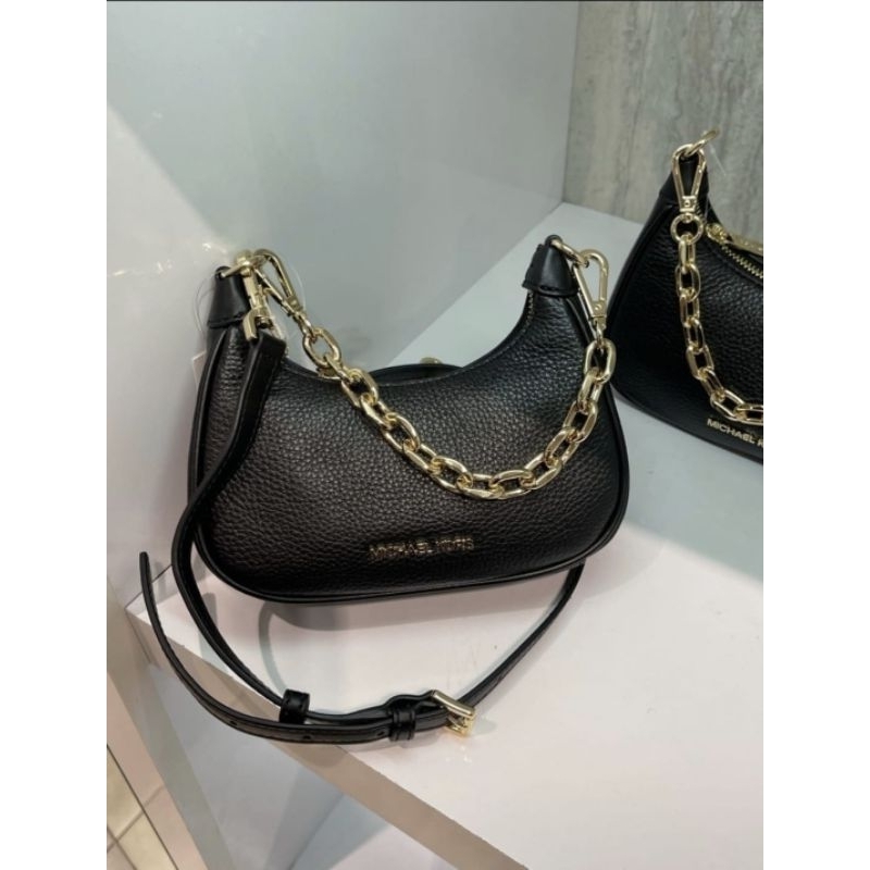 sale *Ready Mk Cora mini zip pouchette black size:19x14x5cm. @ 1.750* 1 pcs aja