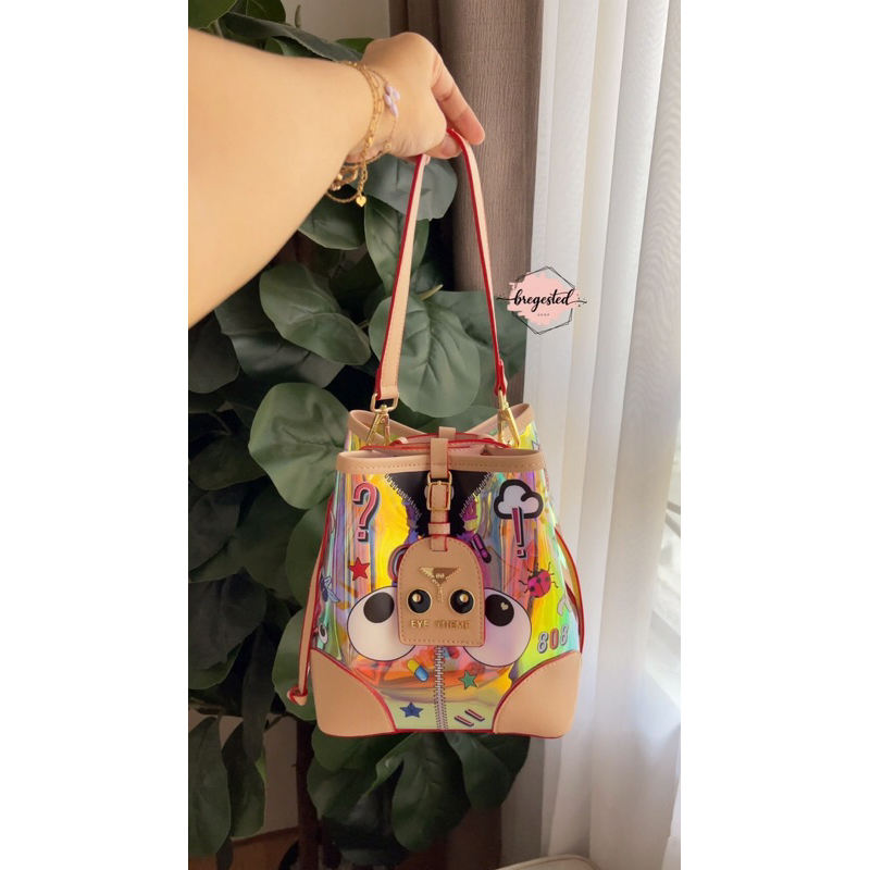Eye theme hologram bucket