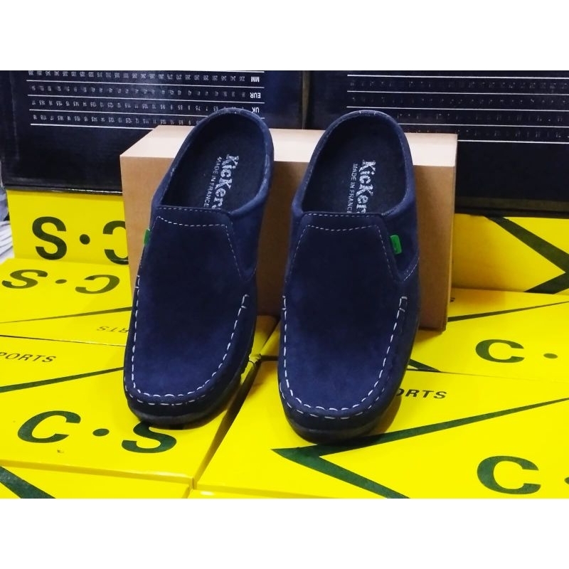 Sendal Bustong Kickers Sepatu Sandal Pria Dewasa Sandal Selop Santai Casual Pria Terbaru Model Slip On &amp; Mules Bakpao Slop Murah Mewah Elegan dan Trendy Gaya Masa Kini