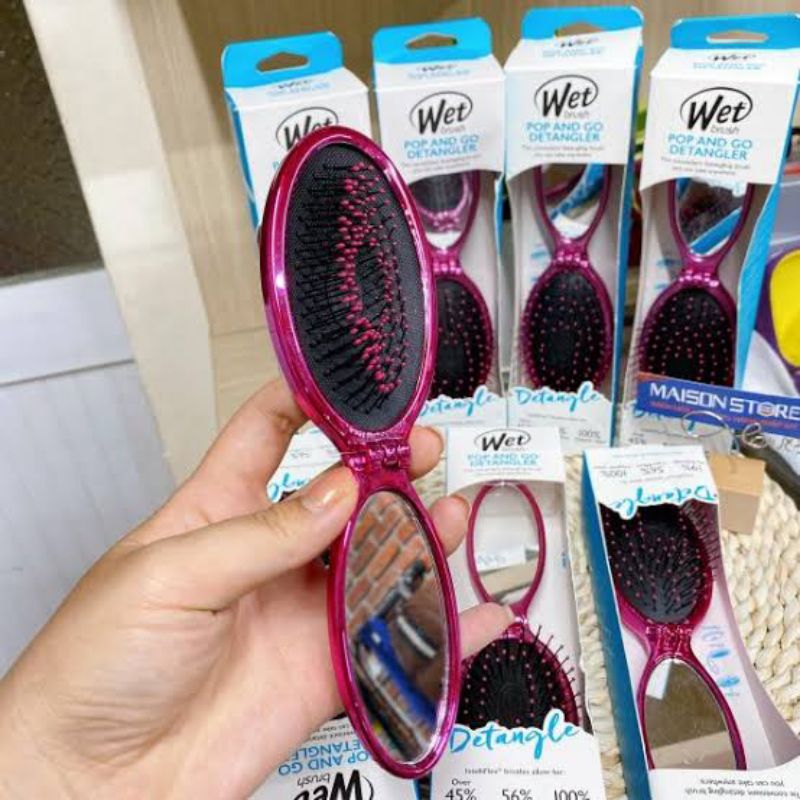 100% ORIGINAL THE WET BRUSH POP &amp; GO DETANGLER HAIR BRUSH / SISIR RAMBUT