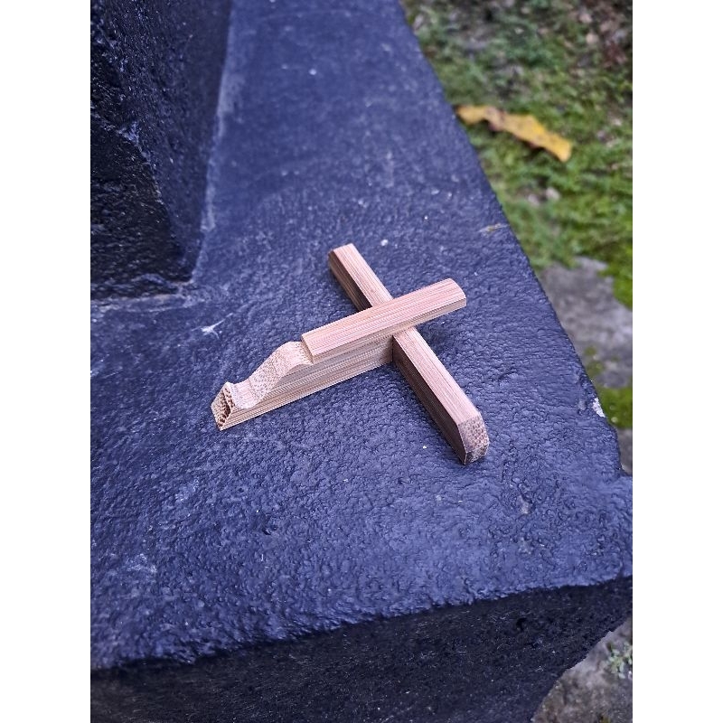 KNOCKDOWN TAPAK ATAS LAYANGAN BEBEAN 2 METER