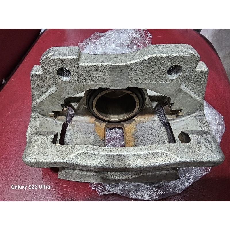 caliper rem innova reborn original copotan baru 1pc