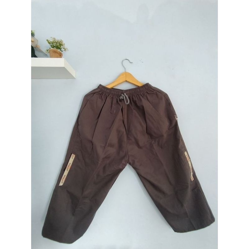 CELANA PENDEK PRIA | SIRWAL ABU | ELEVEN CLOTH |