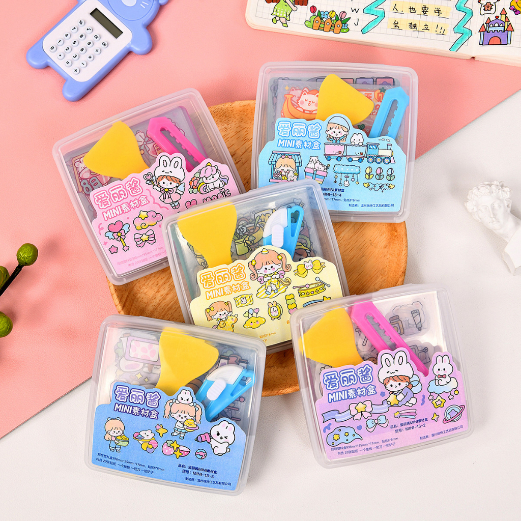 

GEMILANGWALLPAPER - 1 SET ALAT JOURNALING MOTIF KARTUN MOMO FREE BOX + STICKER + CUTTER + CUTTING PAD + SHOVEL (PERATA STIKER) STIKER MOMO STIKER MINI MOMO STIKER LUCU