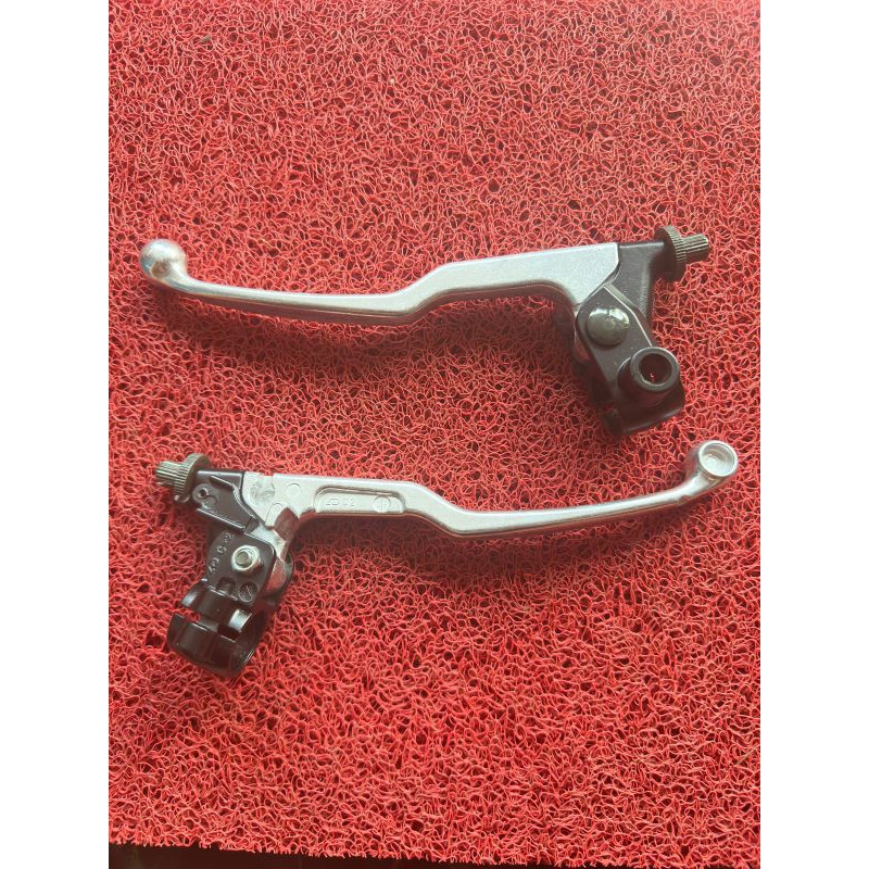 Dudukan handel tuas kopling R25