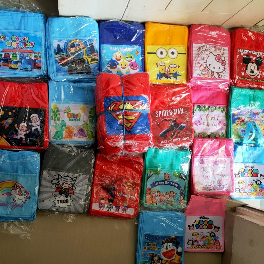 

TAS SOUVENIR ULANG TAHUN ANAK