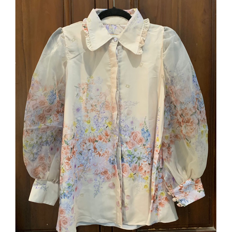 preloved wearing klamby verdant blouse