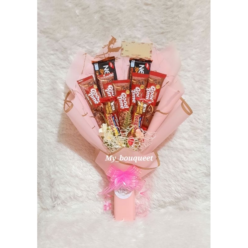 

Bouquet Snack Coklat/ Buket Snack Murah/ Bouquet Snack Bembeng