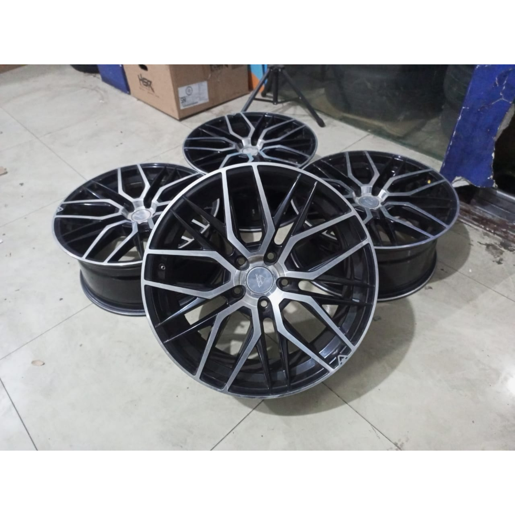 VELG BEKAS VORSTEINER R18X8 LUBANG 5 PCD 5X114 ET42