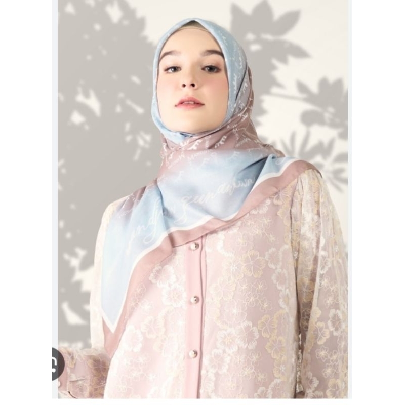 Mandjha Special Free Box Ivan Gunawan Fashion Scarf Motif Original Fame Sky Blue, Produksi Fame Sky 