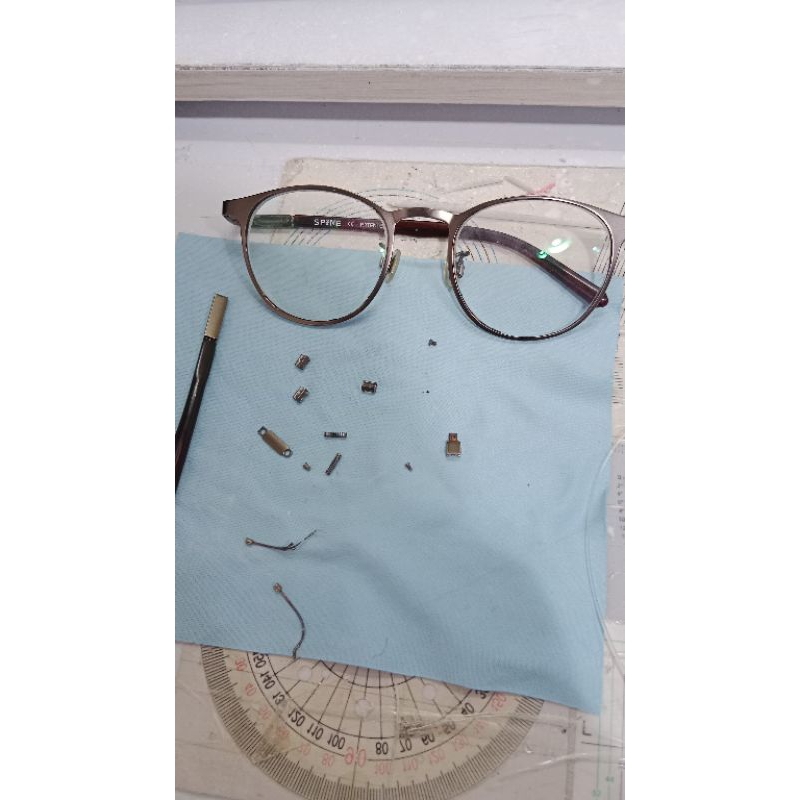 PAKET PERAWATAN SERVICE KACAMATA