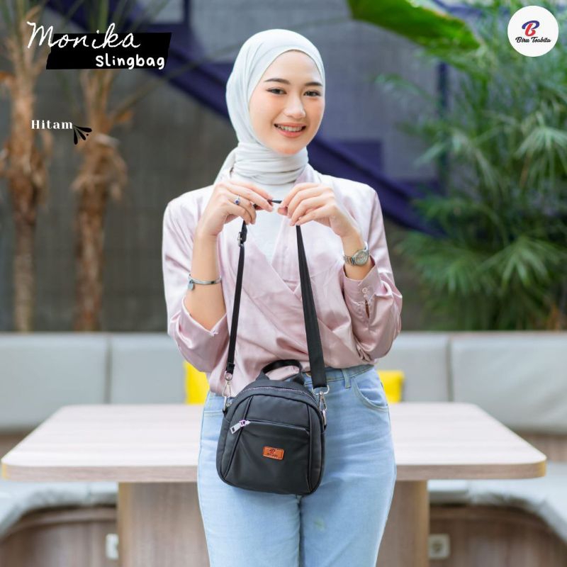 Biru Tsabita, Monika Tas Slempang Chocoly Anti Air