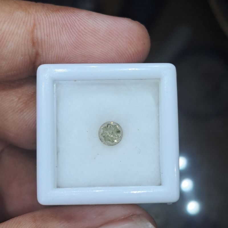 lepasan berlian eropa 0.70 Ct ( black grey I3 )