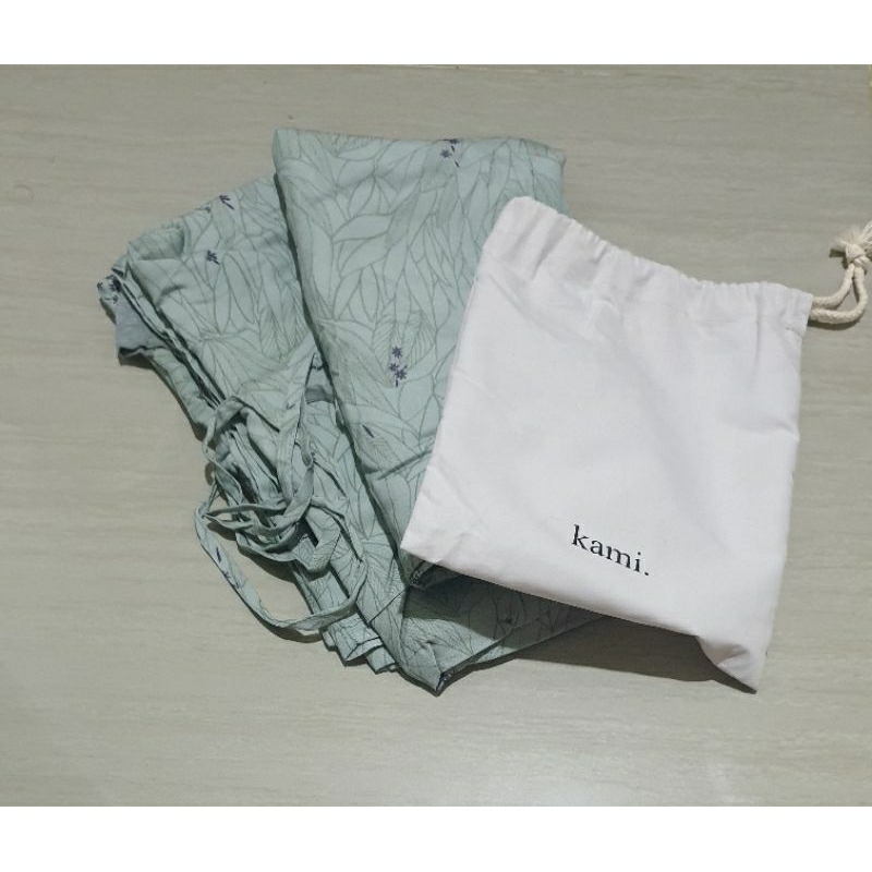 preloved kamiidea prayer set majani light grey