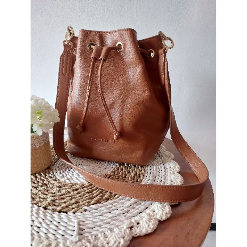 Preloved tas Everbest EVB bucket bag bags slingbag brown coklat with defect second bekas