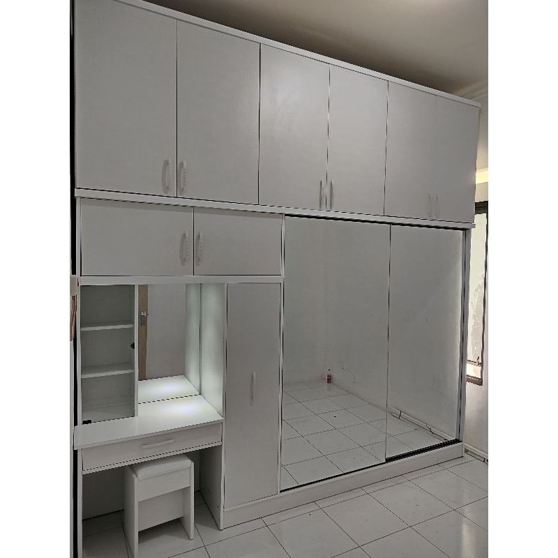 LEMARI PAKAIAN SLIDING DOOR DAN MEJA RIAS KABINET ATAS JUMBO/LEMARI PAKAIAN SLIDING/LEMARI BAJU GESE
