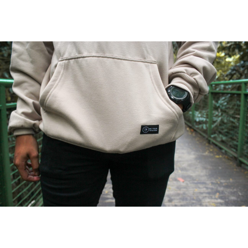 MC FOUR SWEATER HODDIE CREAM BUAT CEWE COWO