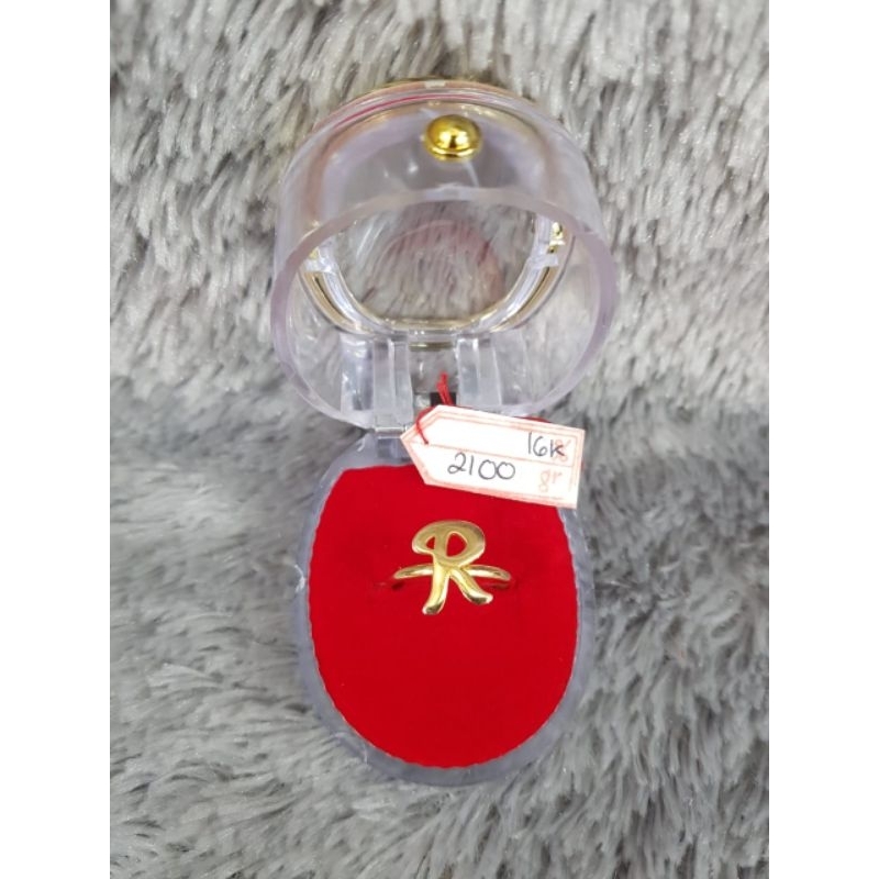 CC1288M239M cincin emas model huruf R latin inisial nama gold berat 2.100 no 12 d 1.6 kadar 70% 16k