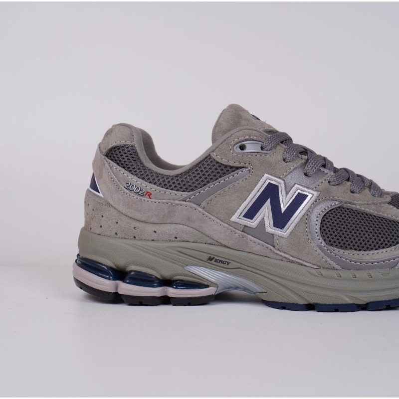 Sepatu New Balance 2002r Light Grey