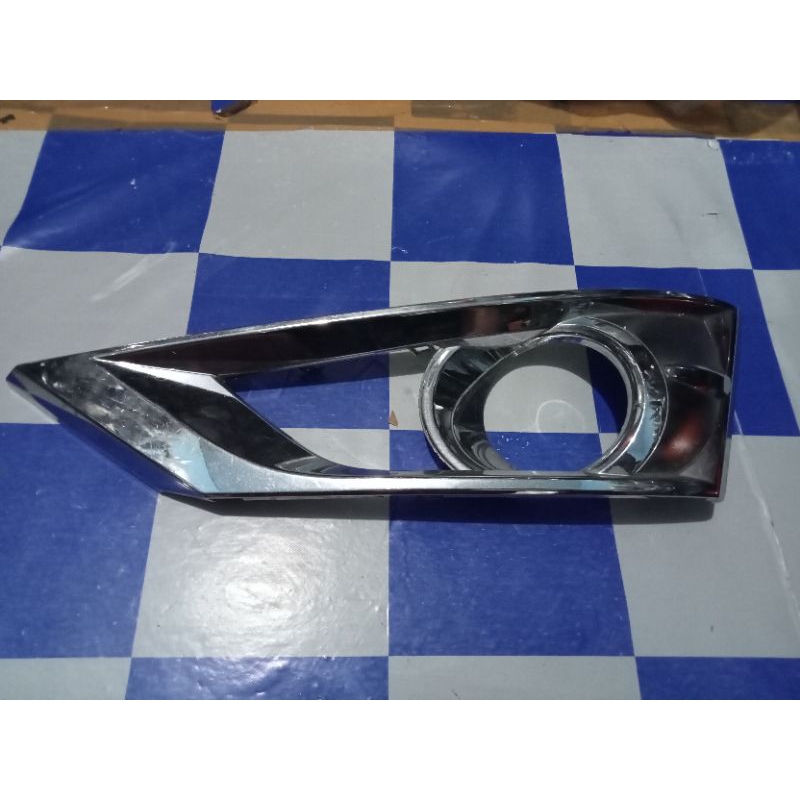 cover poglamp Daihatsu sigra sebelah kiri