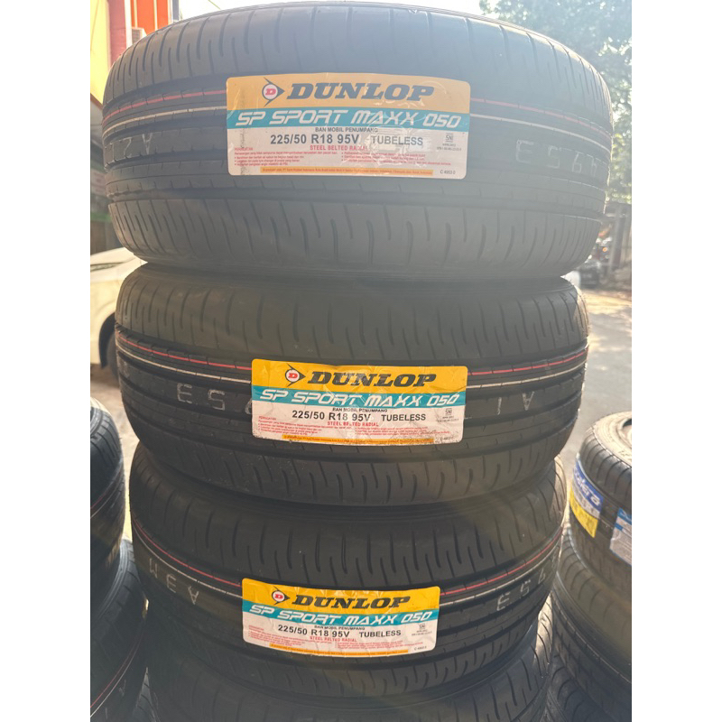 Ban Dunlop Sportmaxx 225/50/R18 Innova Zenix